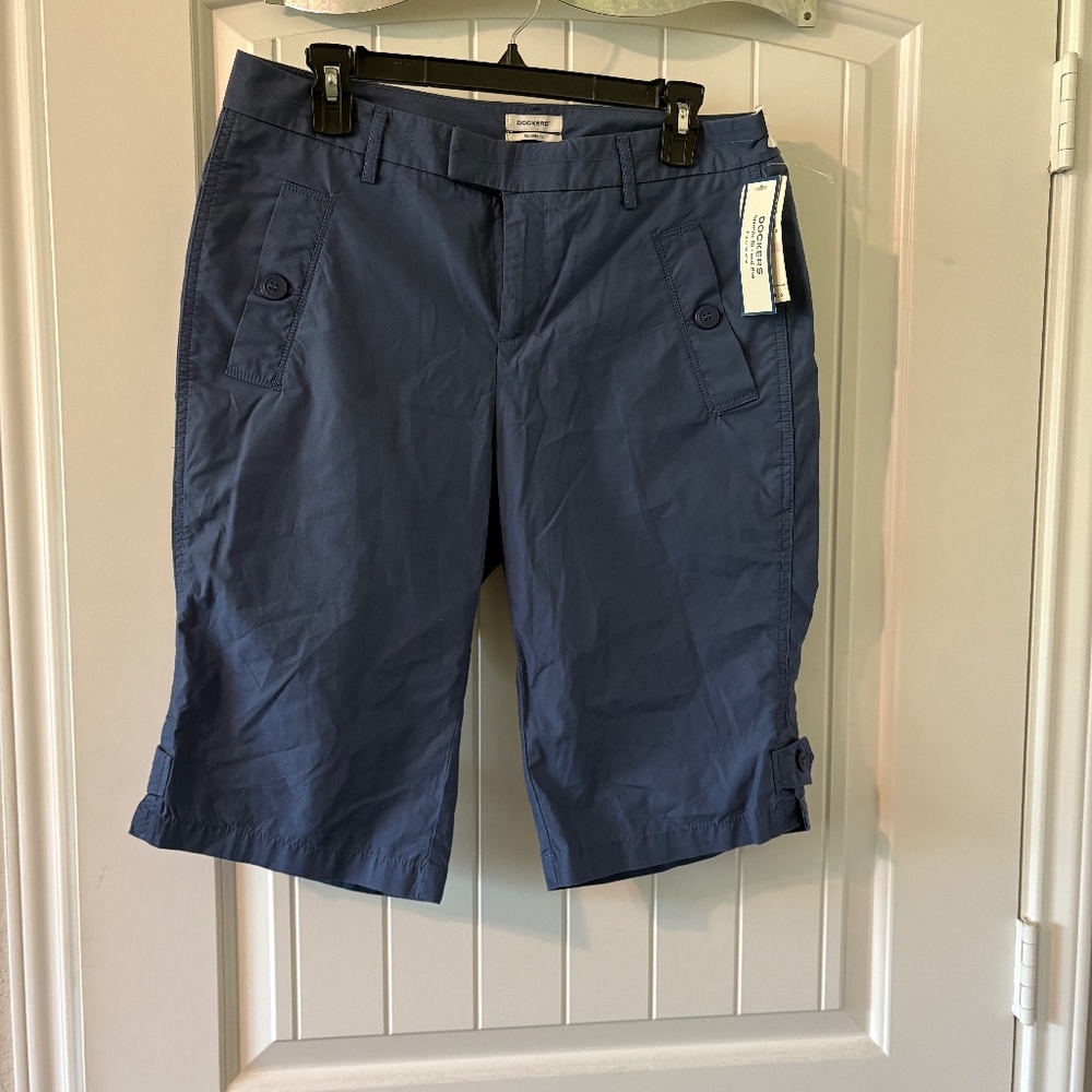 Dockers Blue shorts sz-6